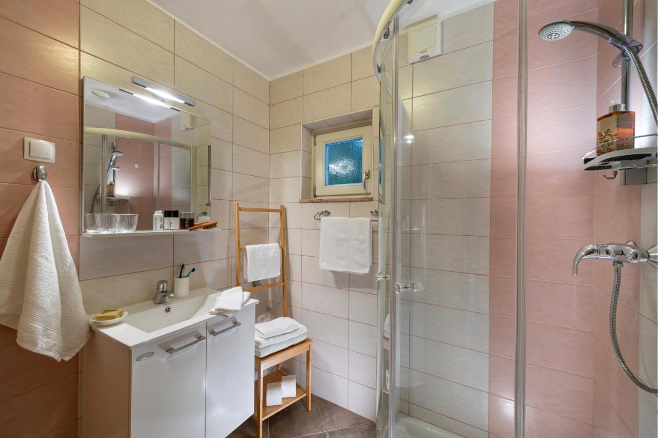 Apartma In Sobe Pr'Objan 보히니 외부 사진